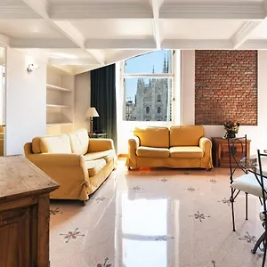 Duomo Cathedral View - Luxury Appartamento